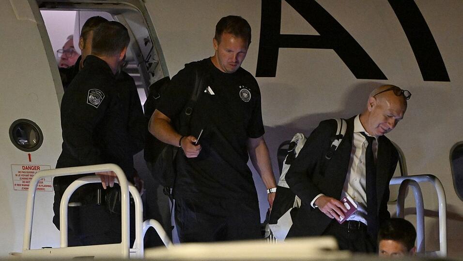 Die Wege von Julian Nagelsmann und Bernd Neuendorf trennten sich schnell nach dem WM-Aus. (Archivbild) Die Wege von Julian Nagelsmann und Bernd Neuendorf trennten sich schnell nach dem WM-Aus. (Archivbild)