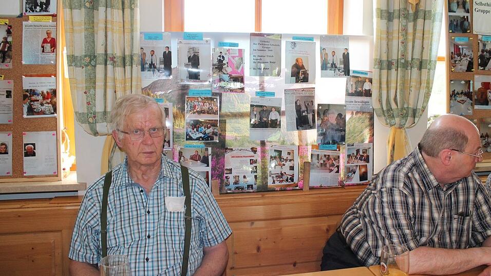 Bilder und Zeitungsausschnitte erinnern an 20 erlebnisreiche Jahre. Bilder und Zeitungsausschnitte erinnern an 20 erlebnisreiche Jahre.