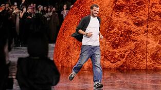 Matthieu Blazy bei der Präsentation der Chanel Frühjahr/Sommer 2026 Kollektion.