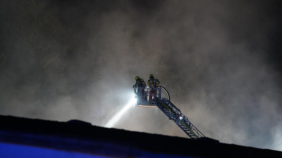 Das Feuer brach wohl in einem leerstehenden Teil der Anlage aus. 