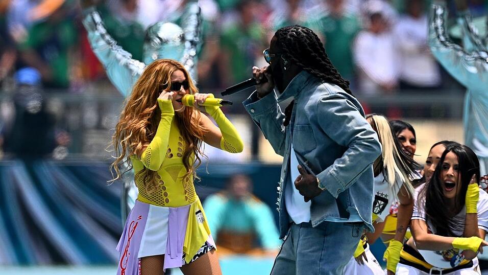 Shakira und Burna Boy bei der WM-Eröffnung. (Archivbild) Shakira und Burna Boy bei der WM-Eröffnung. (Archivbild)