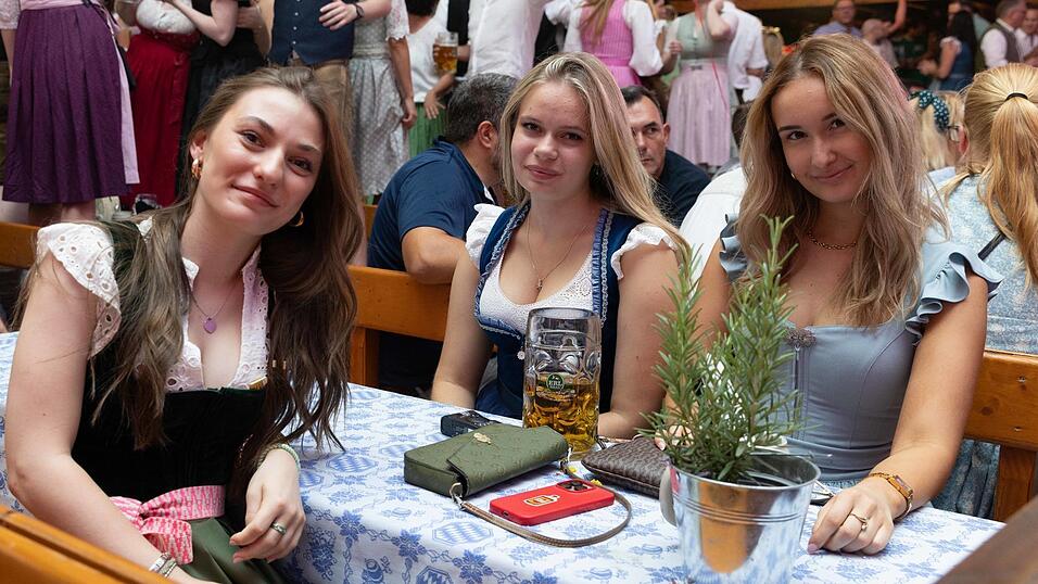 Die Partybilder vom Freitag, 7. August, aus dem Festzelt Wenisch. Die Partybilder vom Freitag, 7. August, aus dem Festzelt Wenisch.