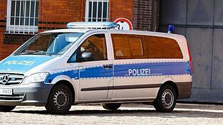 Die Polizei schnappte f&uuml;nf junge M&auml;nner auf Beutezug.