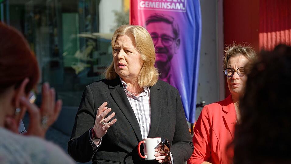 Zuständig für die Verordnung zu den Rechengrößen der Sozialversicherung ist das von Bärbel Bas (SPD) geführte Bundesarbeitsministerium. Zuständig für die Verordnung zu den Rechengrößen der Sozialversicherung ist das von Bärbel Bas (SPD) geführte Bundesarbeitsministerium.