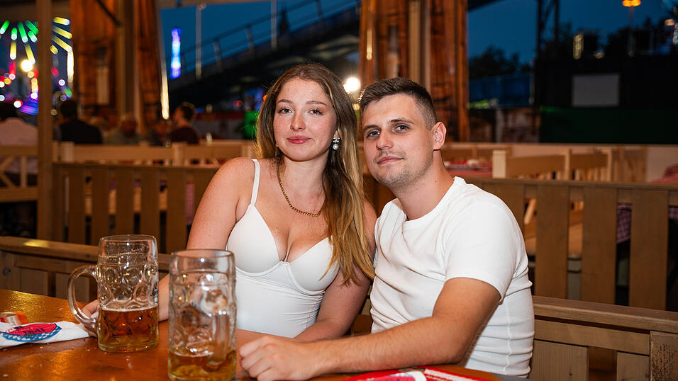 Die Partybilder vom Sonntag, 16. August, aus dem Festzelt Greindl. Die Partybilder vom Sonntag, 16. August, aus dem Festzelt Greindl.