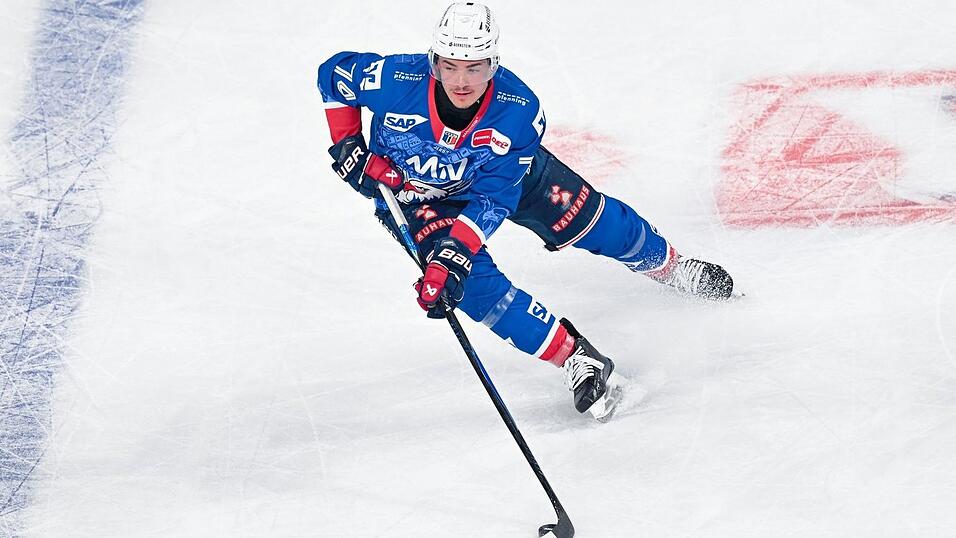 Nationalstürmer Justin Schütz traf für die Adler Mannheim gegen München doppelt. Nationalstürmer Justin Schütz traf für die Adler Mannheim gegen München doppelt.