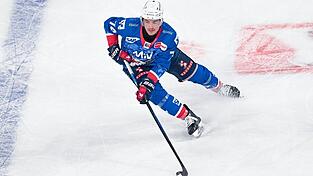 Nationalst&uuml;rmer Justin Sch&uuml;tz traf f&uuml;r die Adler Mannheim gegen M&uuml;nchen doppelt.