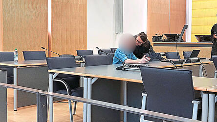 Die Verteidiger des Angeklagten pl&auml;dierten im Prozess auf drei Jahre Haft.