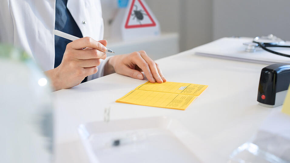 Die FSME-Impfung ist der beste Schutz gegen eine FSME-Erkrankung. Die FSME-Impfung ist der beste Schutz gegen eine FSME-Erkrankung.