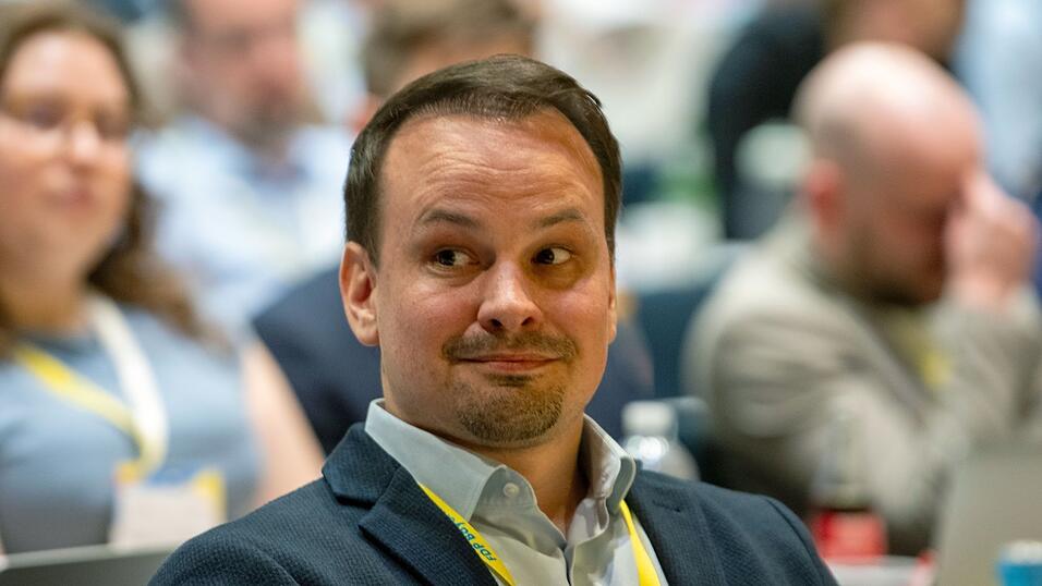 &bdquo;Bildung, Wirtschaft und Rechtsstaat&ldquo; setzte sich Matthias Fischbach in seiner Bewerbungsrede als Themenschwerpunkte.