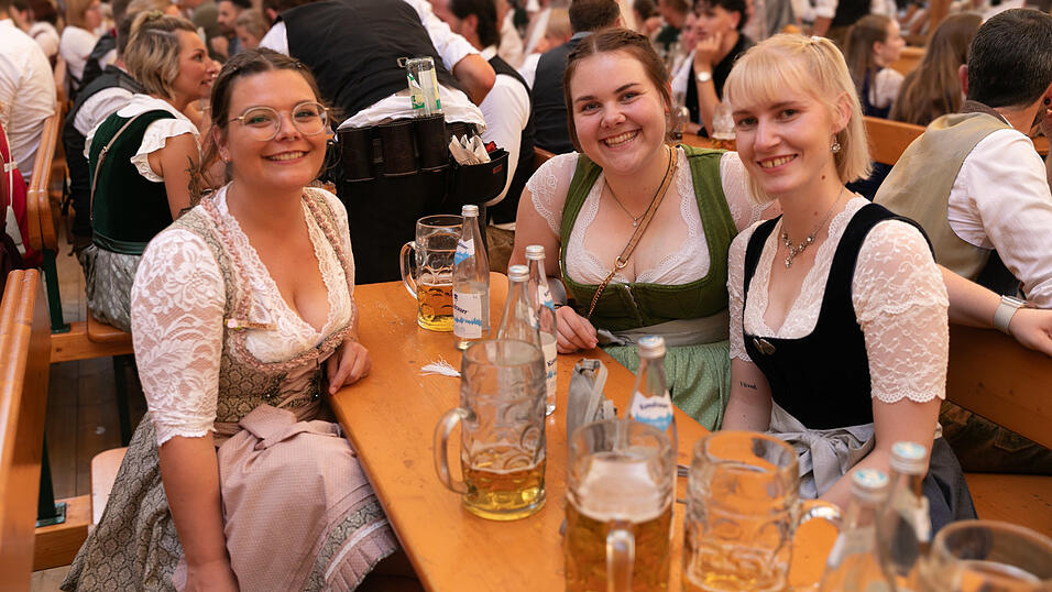 Die Partybilder vom Samstag, 9. August, aus dem Festzelt Nothaft. Die Partybilder vom Samstag, 9. August, aus dem Festzelt Nothaft.