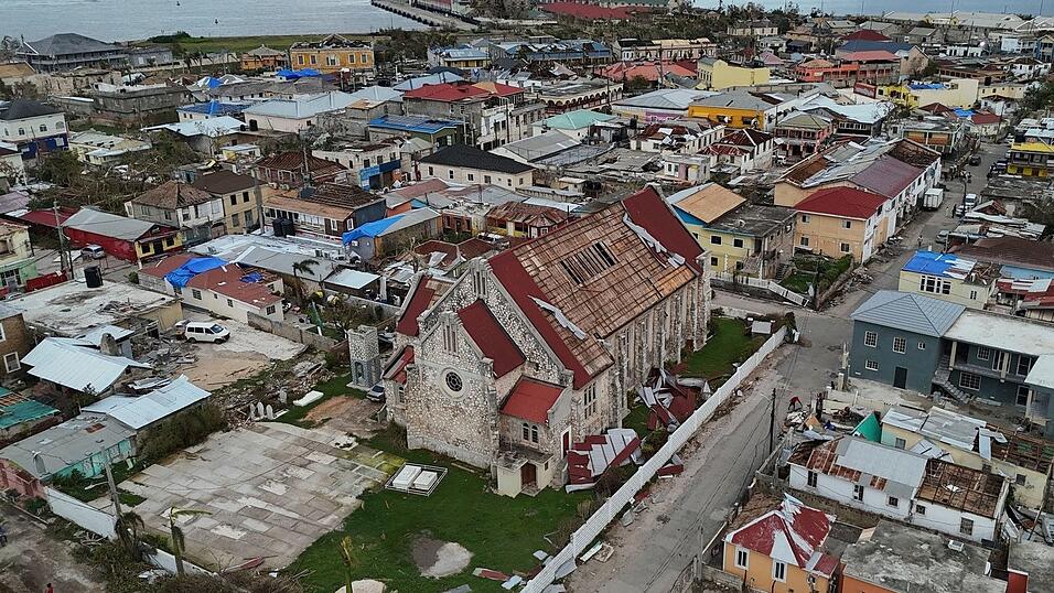 In von der Außenwelt abgeschnittenen Ortschaften fehlen Nahrungsmittel.