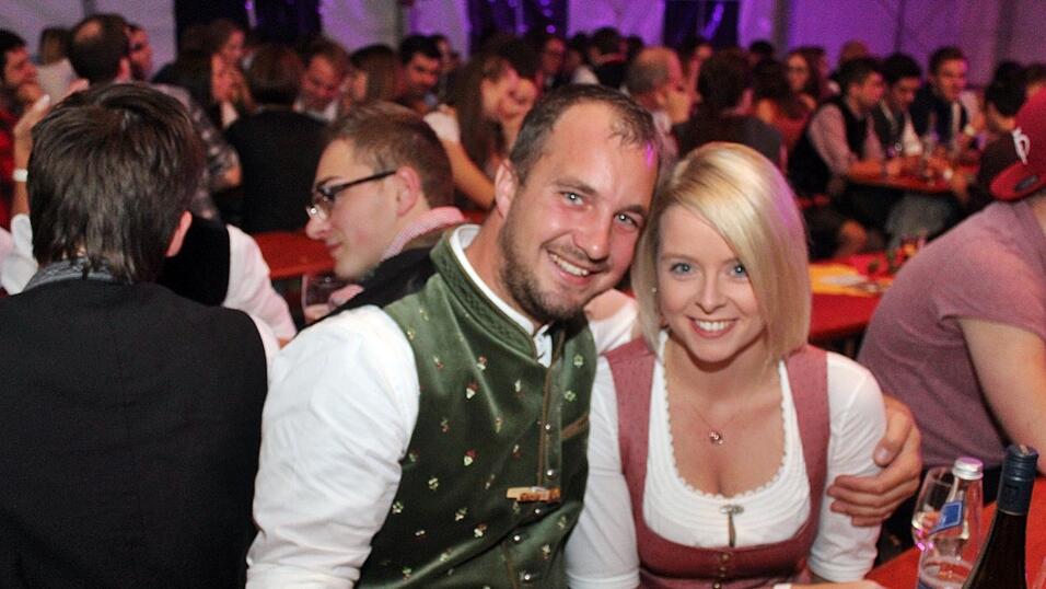 Die besten Bilder vom Wein- und Wei&szlig;bierfest des Burschenvereins Arth und der M&auml;dchengruppe.