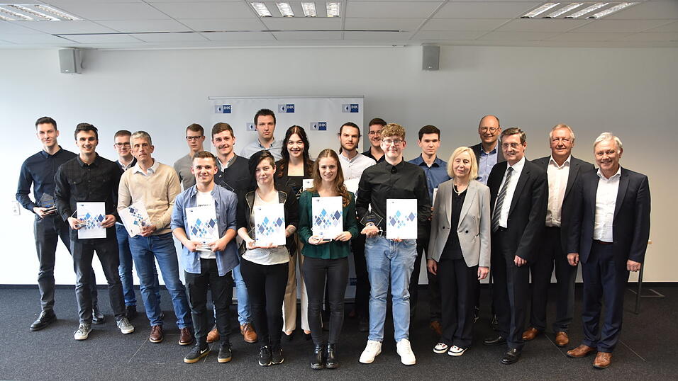 Beste Voraussetzungen f&uuml;r ihre berufliche Zukunft haben sich 18 Auszubildende aus der Stadt und dem Landkreis Straubing geschaffen, die ihre Abschlusspr&uuml;fungen mit Note eins bestanden haben.