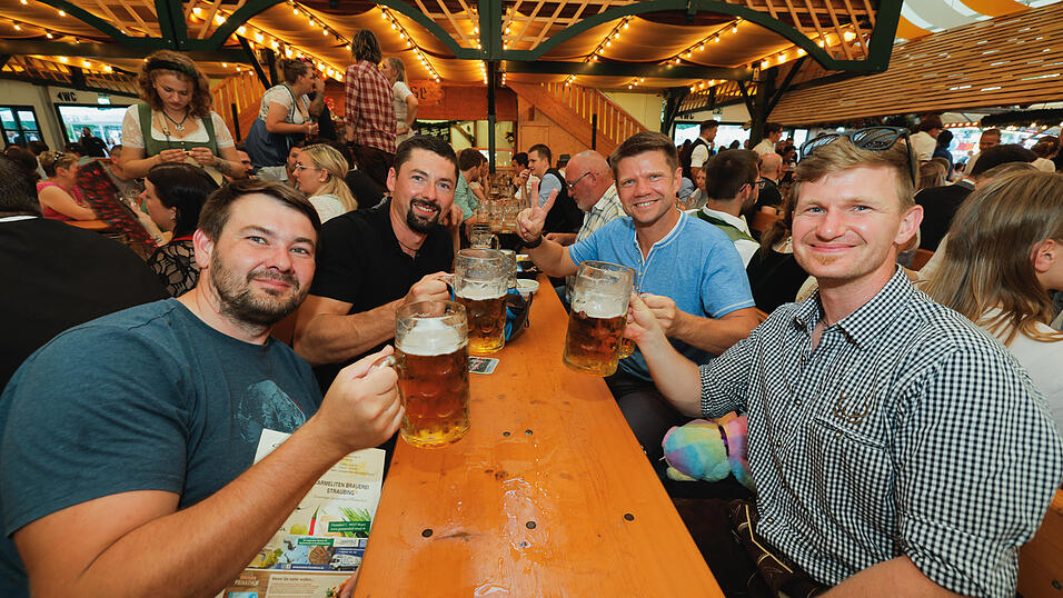 Die Partybilder vom Samstag, 10. August 2024, aus dem Festzelt Nothaft. Die Partybilder vom Samstag, 10. August 2024, aus dem Festzelt Nothaft.