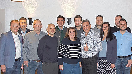 Die CSU-Stadtratsbewerber mit B&uuml;rgermeisterkandidat Josef Sch&uuml;tz (links) und Landratskandidat Patrick Grossmann (F&uuml;nfter von links).