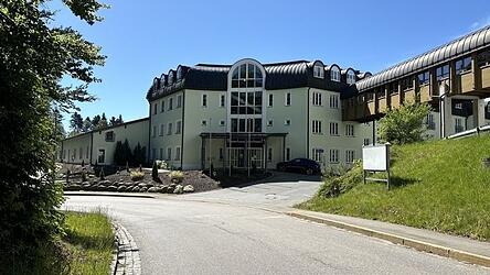 Das Fortbildungszentrum wurde im November 2024 in der früheren Klinik Bavaria eröffnet.