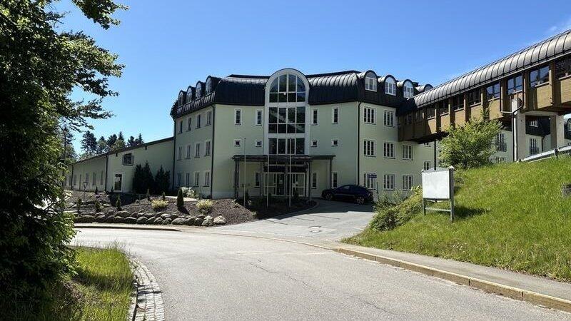 Das Fortbildungszentrum wurde im November 2024 in der früheren Klinik Bavaria eröffnet. Das Fortbildungszentrum wurde im November 2024 in der früheren Klinik Bavaria eröffnet.