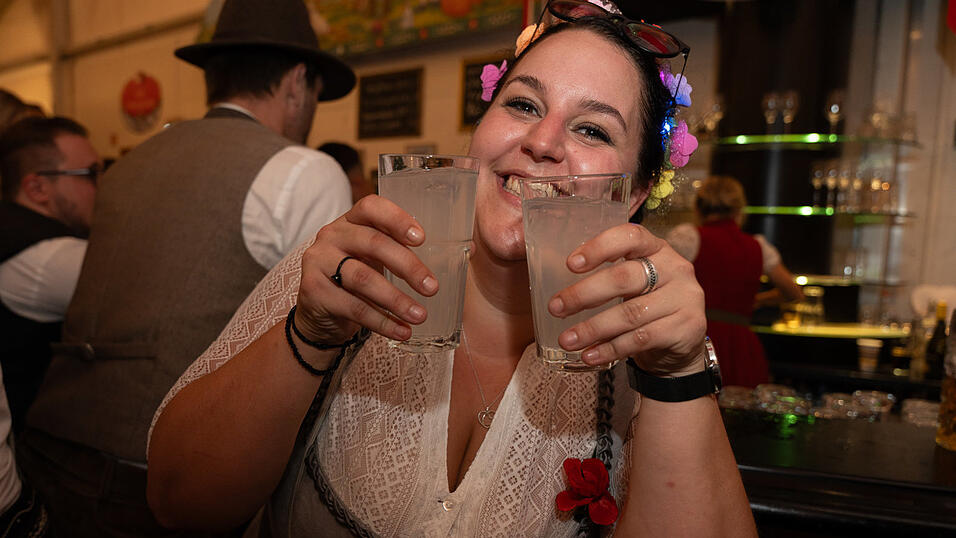 Die Partybilder vom Samstag, 12. August 2023, aus dem Festzelt Greindl. Die Partybilder vom Samstag, 12. August 2023, aus dem Festzelt Greindl.