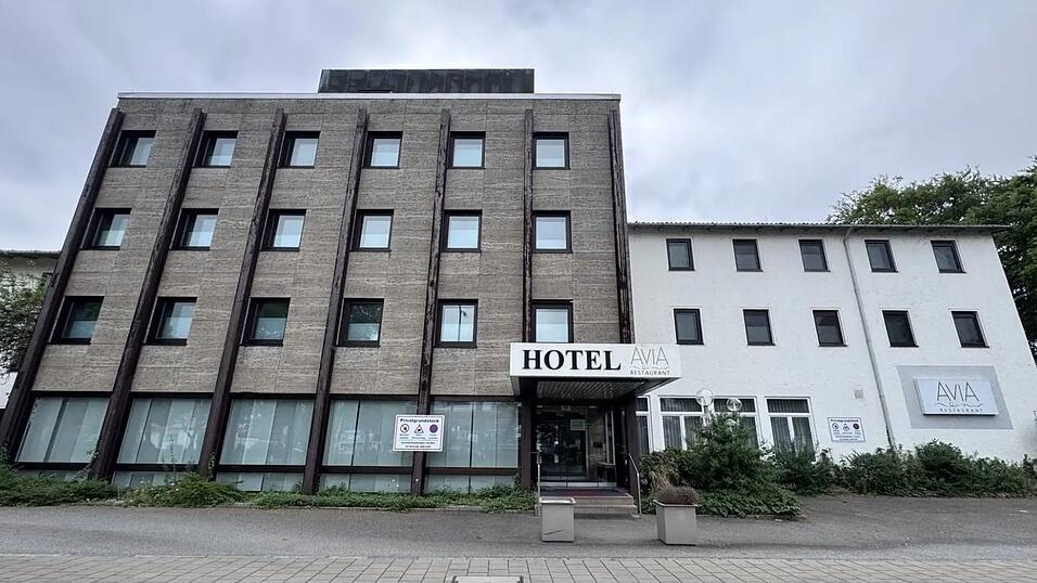 Das frühere Avia-Hotel soll weichen. Das frühere Avia-Hotel soll weichen.