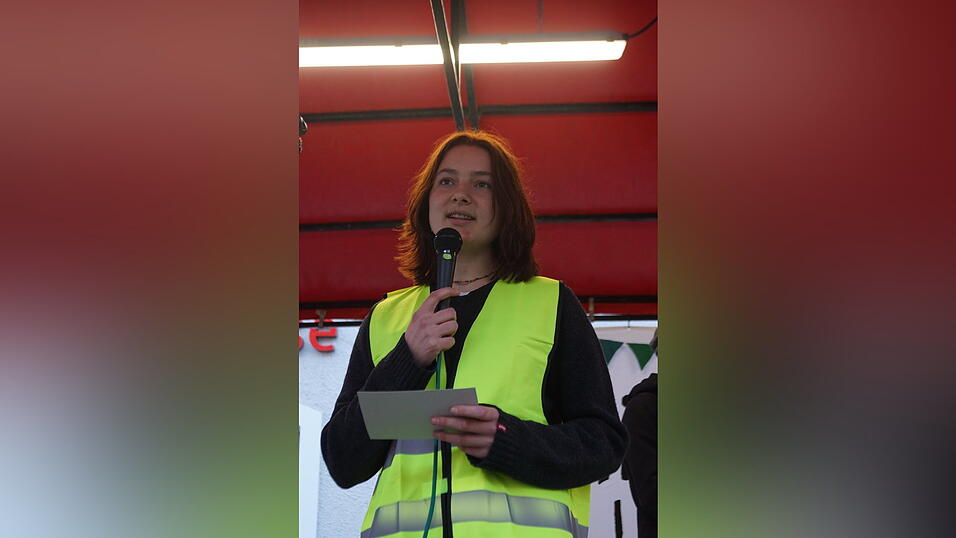 Privatleute sowie Vertreter von Kirchen und Vereinen waren mit dabei.&nbsp;