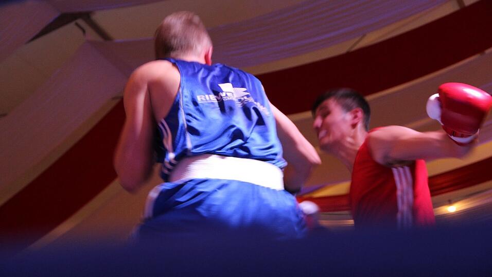 Im Lechner-Festzelt hie&szlig; es am Sonntag wieder 'Let&acute;s get ready to rumble'.