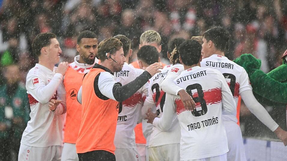 Der VfB jubelte kollektiv über den Treffer von Bilal El Khannouss.