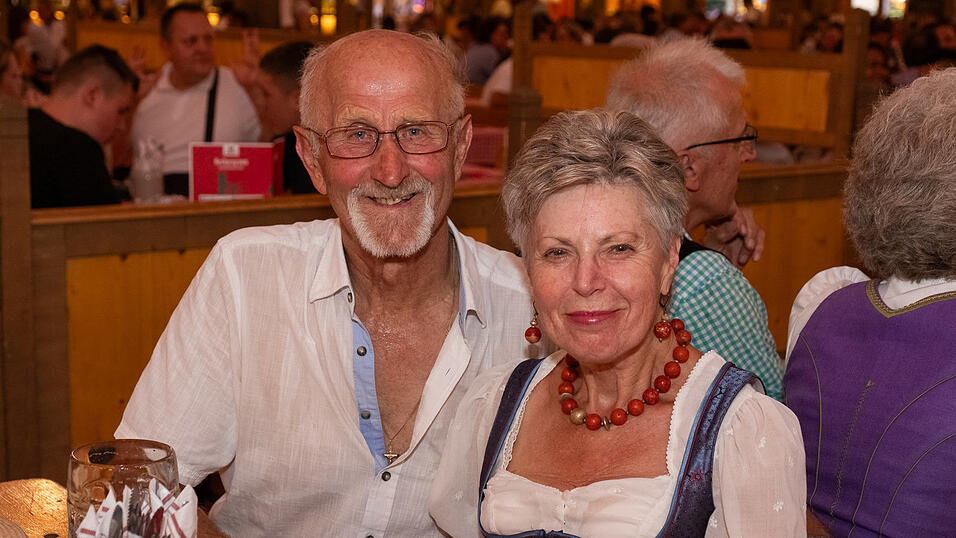 Die Partybilder vom Sonntag, 13. August 2023, aus dem Festzelt Krönner. Die Partybilder vom Sonntag, 13. August 2023, aus dem Festzelt Krönner.