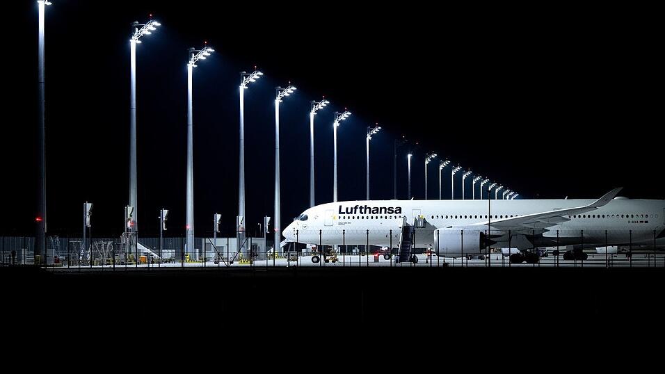 Rund 600 Menschen sa&szlig;en in den Flugzeugen fest. (Symbolbild)