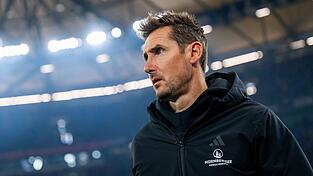 Warnt vor der «Wucht» auf Schalke: Trainer Klose. (Archivbild) Warnt vor der «Wucht» auf Schalke: Trainer Klose. (Archivbild)