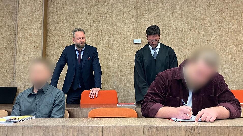 Die beiden Angeklagten schwiegen zun&auml;chst. (Archivbild)