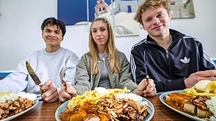 Beliebt auch bei Sch&uuml;lern und Studenten: Der &laquo;Taxi-Teller&raquo; ist im Trend.