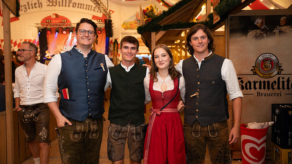 Die Partybilder vom Donnerstag, 13. August, aus dem Festzelt Greindl. Die Partybilder vom Donnerstag, 13. August, aus dem Festzelt Greindl.
