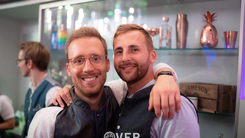 Auch am zweiten Volksfestfreitag schauten viele G&auml;ste im Overtime vorbei.