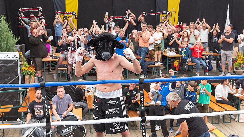 Haselbeck, der „Stier von Niederbayern“, feierte den Sieg.