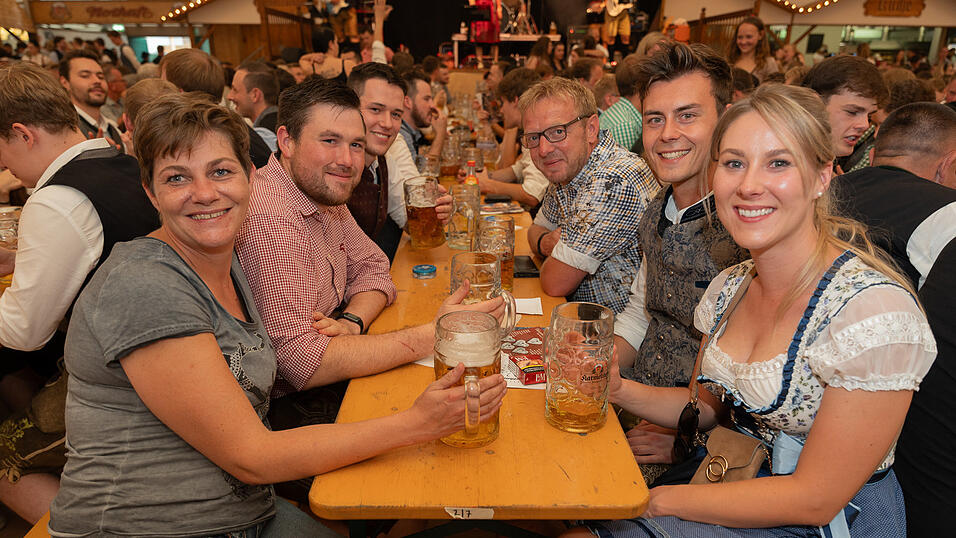 Die Partybilder vom Samstag, 12. August 2023, aus dem Festzelt Nothaft. Die Partybilder vom Samstag, 12. August 2023, aus dem Festzelt Nothaft.