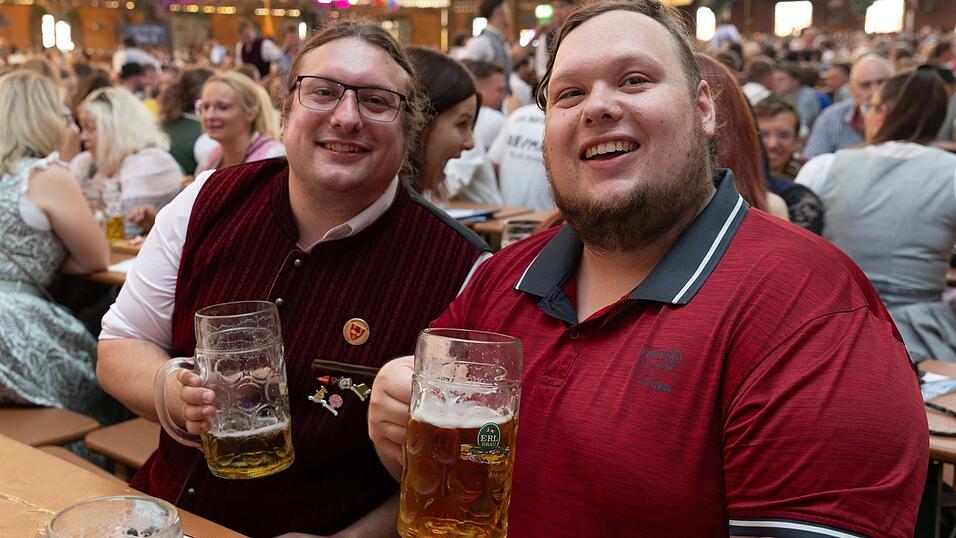 Die Partybilder vom Sonntag, 9. August, aus dem Festzelt Wenisch. Die Partybilder vom Sonntag, 9. August, aus dem Festzelt Wenisch.