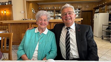 Im August feierte Hans Heinrich im Gasthaus Karpfinger seinen 85. Geburtstag, zusammen mit seiner Frau Elisabeth und vielen G&auml;sten.