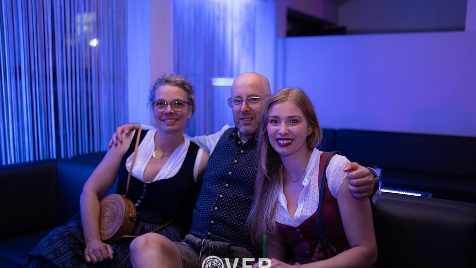 Auch am zweiten Volksfestfreitag schauten viele G&auml;ste im Overtime vorbei.