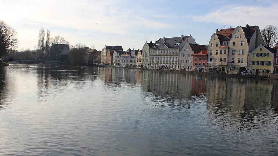 Bei Sonnenschein macht ein Stadtspaziergang gleich noch viel mehr Spaß. Bei Sonnenschein macht ein Stadtspaziergang gleich noch viel mehr Spaß.