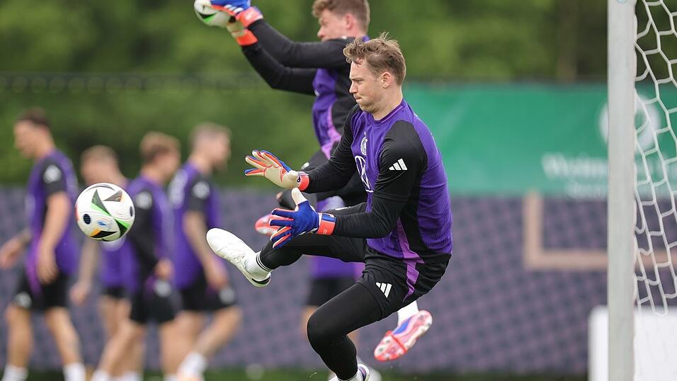 Was wird aus Manuel Neuer (vorne)? Was aus Alexander Nübel?