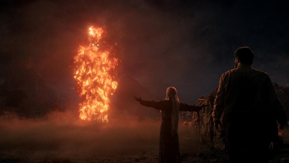 Mara bekommt es in dem Film 'Mara und der Feuerbringer' nicht nur mit Wesen aus germanischen Sagen zu tun, sondern auch mit Problemen in der Schule. (Foto: Constantin Film Verleih/dpa) Mara bekommt es in dem Film 'Mara und der Feuerbringer' nicht nur mit Wesen aus germanischen Sagen zu tun, sondern auch mit Problemen in der Schule. (Foto: Constantin Film Verleih/dpa)