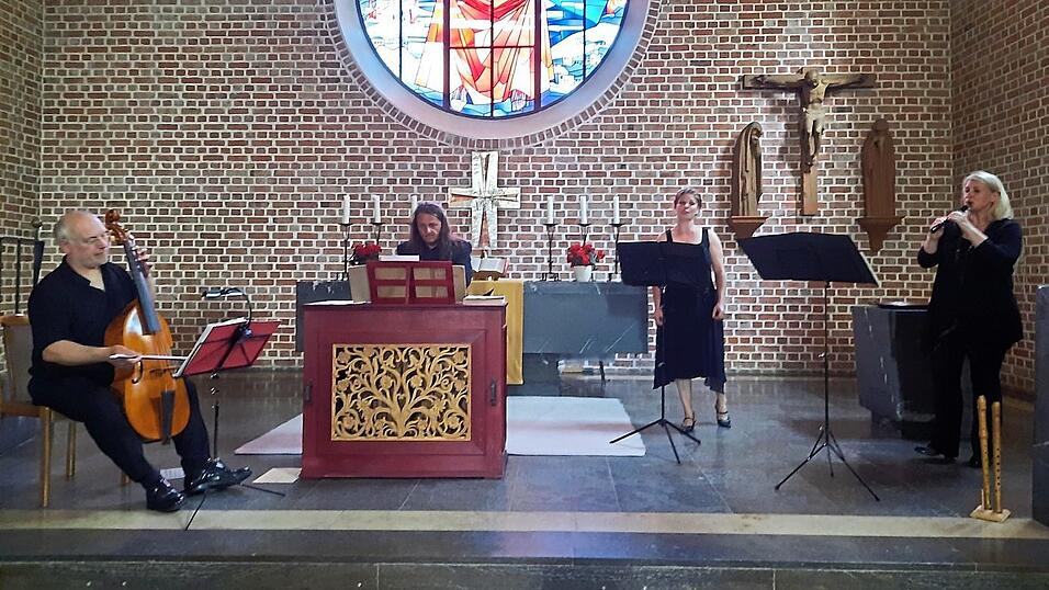 Vera Frey (Gesang), Monika Wimberger (Blockflöte), Fred Flassig (Gambe) und Franz Schnieringer (Truhenorgel). Vera Frey (Gesang), Monika Wimberger (Blockflöte), Fred Flassig (Gambe) und Franz Schnieringer (Truhenorgel).