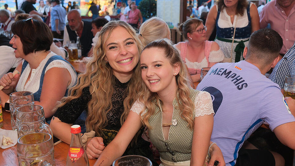 Die Partybilder vom Mittwoch, 16. August 2023, aus dem Festzelt Greindl. Die Partybilder vom Mittwoch, 16. August 2023, aus dem Festzelt Greindl.