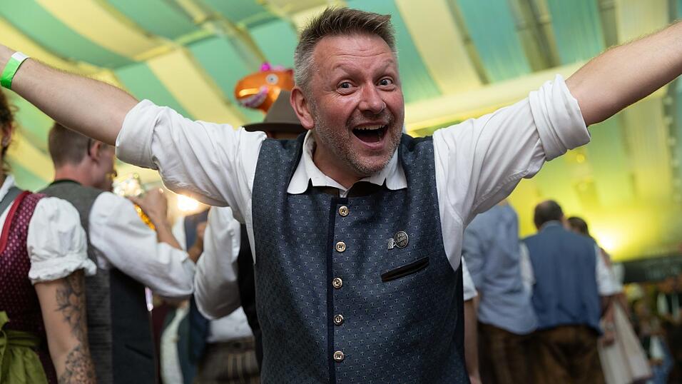 Die Partybilder vom Samstag, 8. August, aus dem Festzelt Wenisch. Die Partybilder vom Samstag, 8. August, aus dem Festzelt Wenisch.