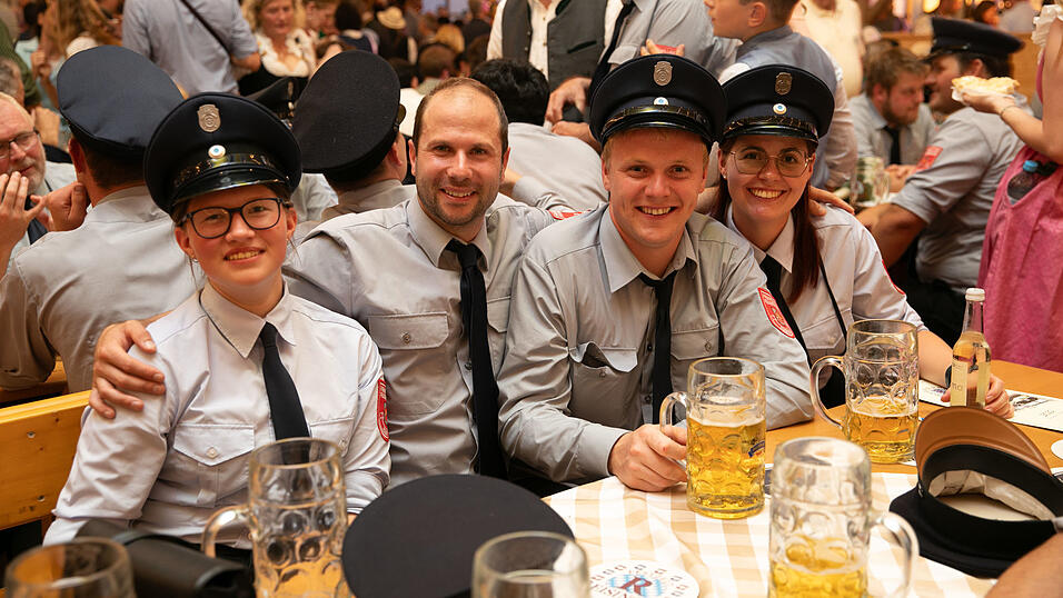 Die Partybilder vom Freitag, 8. August, aus dem Festzelt Reisinger. Die Partybilder vom Freitag, 8. August, aus dem Festzelt Reisinger.