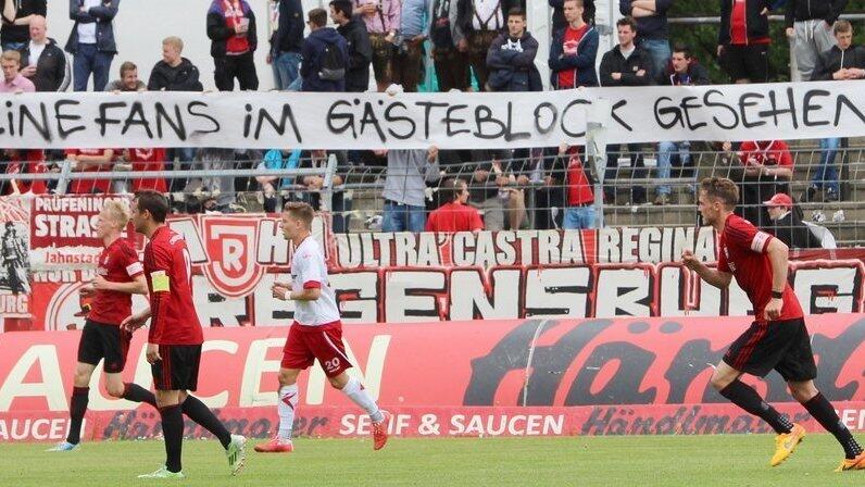 Die Spruchbänder der Jahnfans beim Spiel gegen den Chemnitzer FC. (Foto: Fabian Roßmann) Die Spruchbänder der Jahnfans beim Spiel gegen den Chemnitzer FC. (Foto: Fabian Roßmann)