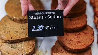 Aus Seitan - also haupts&auml;chlich aus Weizen-Eiwei&szlig; - bestehende Scheiben d&uuml;rfen k&uuml;nftig nicht mehr &laquo;Steak&raquo; hei&szlig;en. (Symbolbild)