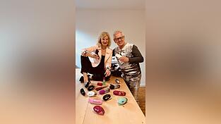 Den von den Lenkes erfundenen „Womanizer“ gibt es mittlerweile in zahlreichen Ausführungen und Modellen. Den von den Lenkes erfundenen „Womanizer“ gibt es mittlerweile in zahlreichen Ausführungen und Modellen.