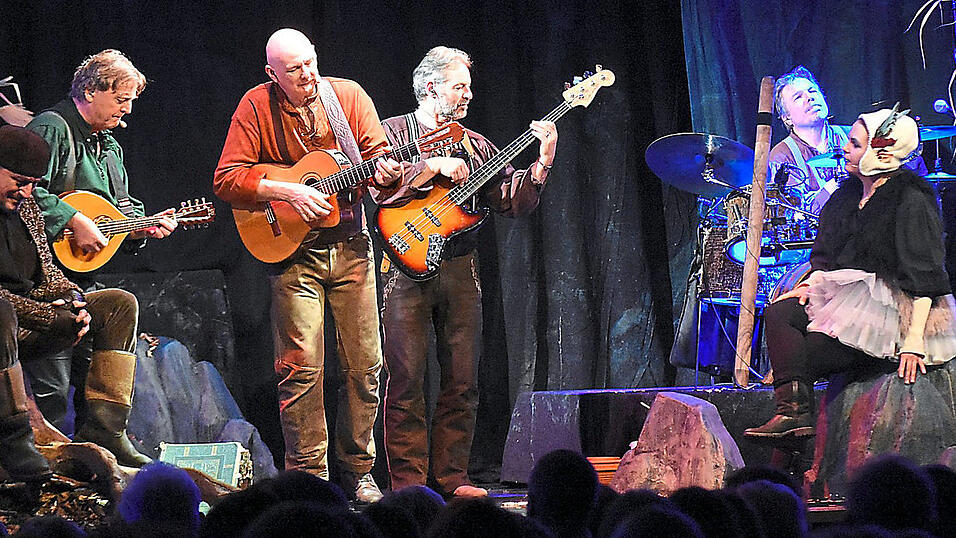 Zeitlos schöne bayerische Folkmusik: Die Band Schariwari steckt hinter dem Mystical 'Bayerische Rauhnacht'. Zeitlos schöne bayerische Folkmusik: Die Band Schariwari steckt hinter dem Mystical 'Bayerische Rauhnacht'.